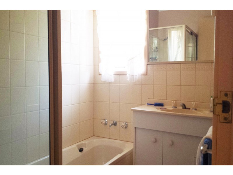 1/32 Lonergan Place, East Wagga Wagga NSW 2650