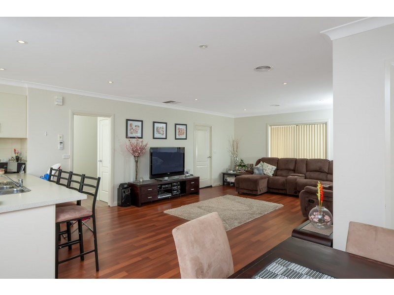 11 Bedervale Avenue, Bourkelands NSW 2650