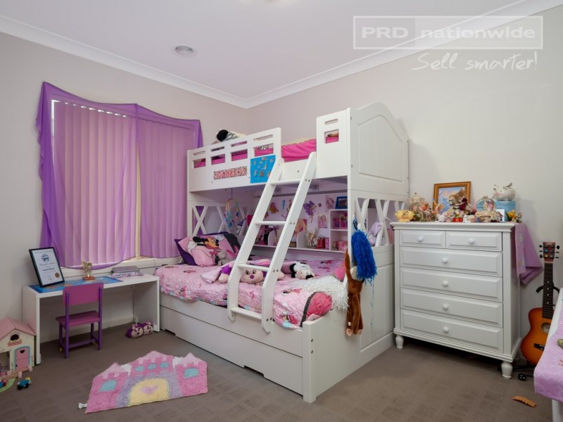 11 Bedervale Avenue, Bourkelands NSW 2650