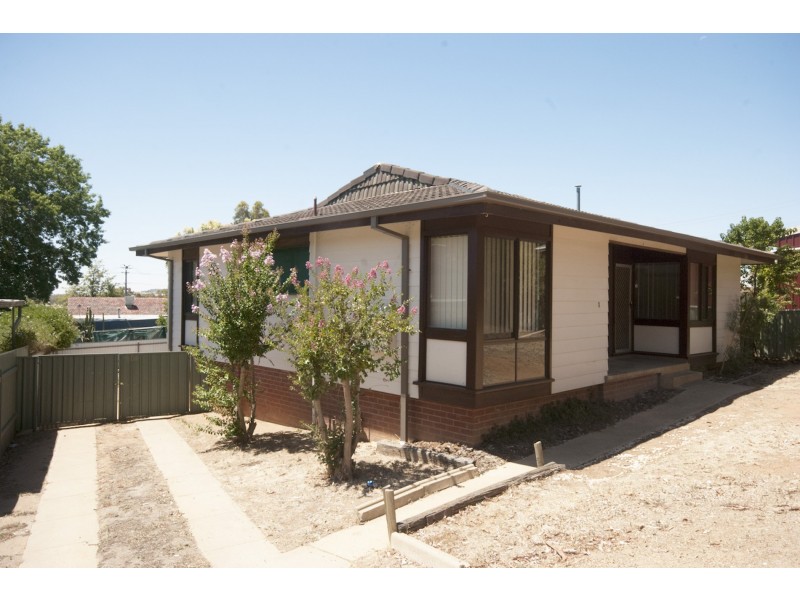 1 Connorton Avenue, Ashmont NSW 2650