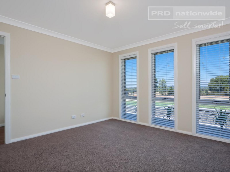 16 Durack Circuit, Boorooma NSW 2650