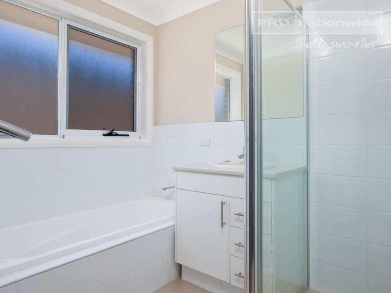 16 Durack Circuit, Boorooma NSW 2650