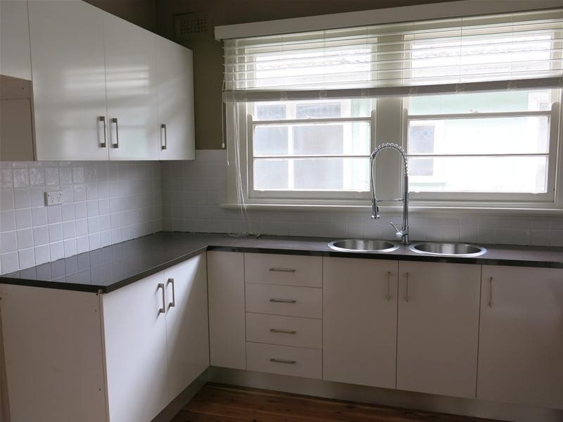 27 Mair Street, Turvey Park NSW 2650