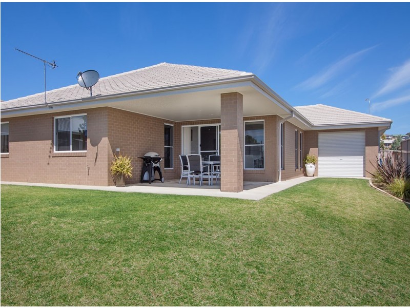 71 Yarrawah Crescent, Bourkelands NSW 2650