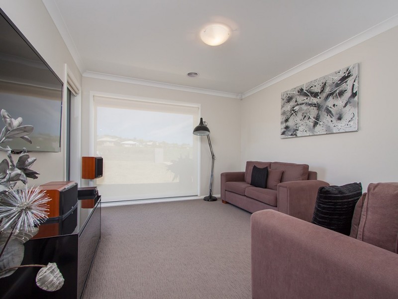 71 Yarrawah Crescent, Bourkelands NSW 2650
