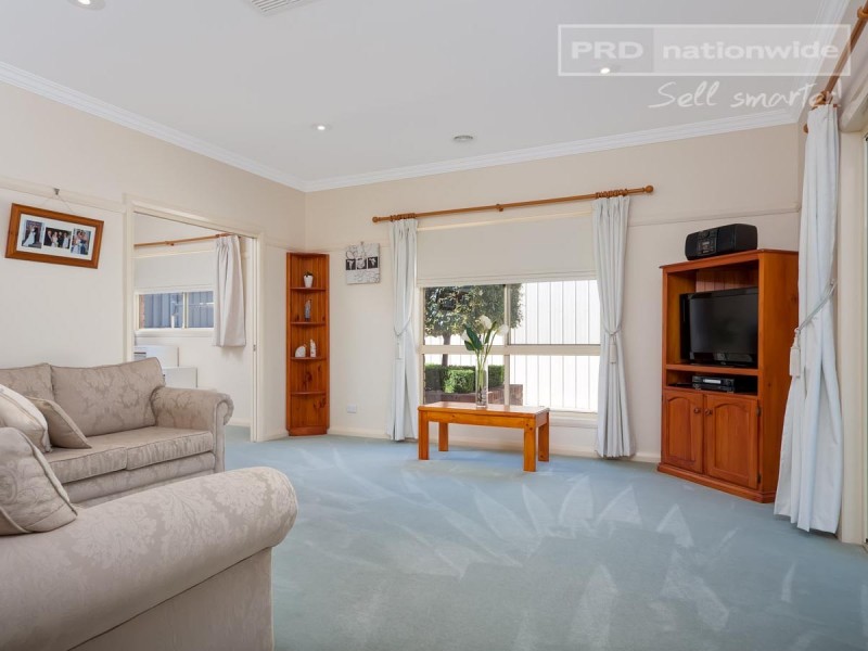 16 Werribee Road, Bourkelands NSW 2650