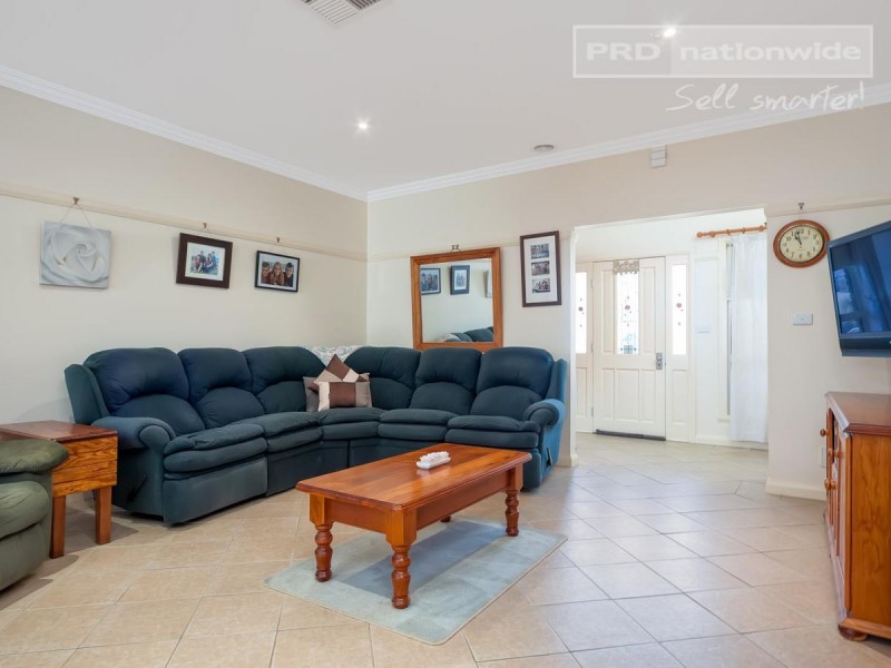 16 Werribee Road, Bourkelands NSW 2650