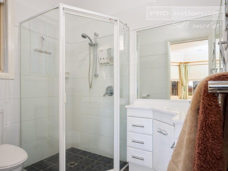 16 Werribee Road, Bourkelands NSW 2650