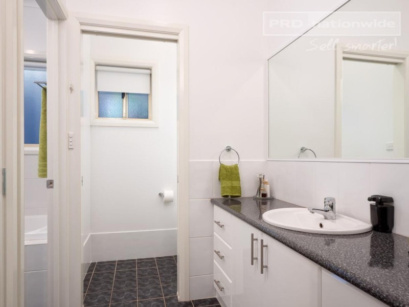 16 Werribee Road, Bourkelands NSW 2650