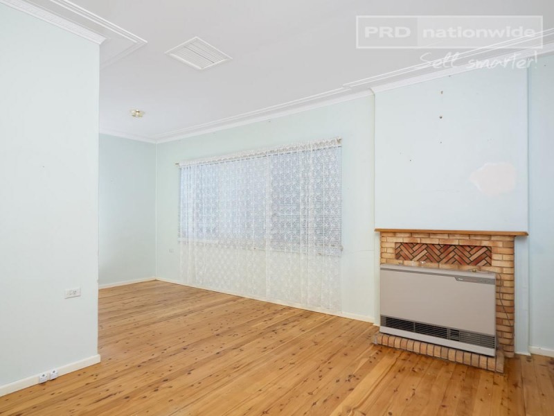 101 Grove Street, Kooringal NSW 2650