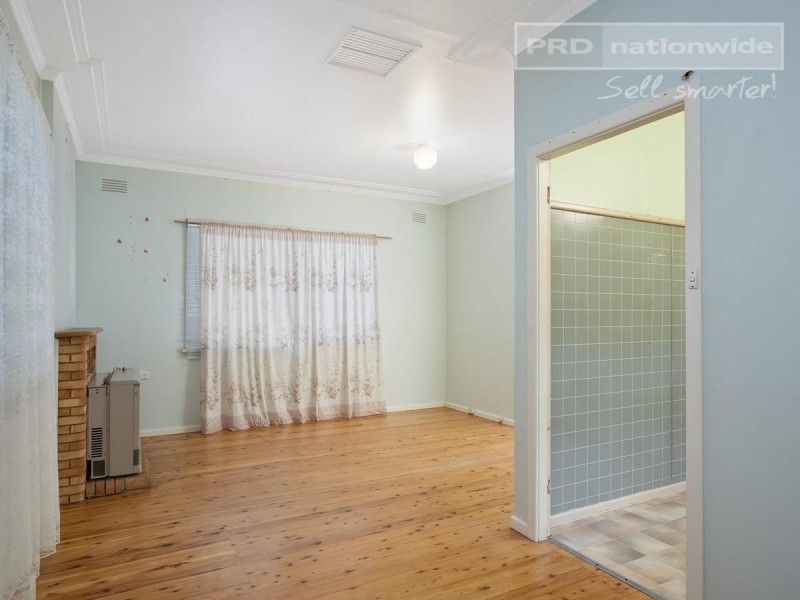 101 Grove Street, Kooringal NSW 2650