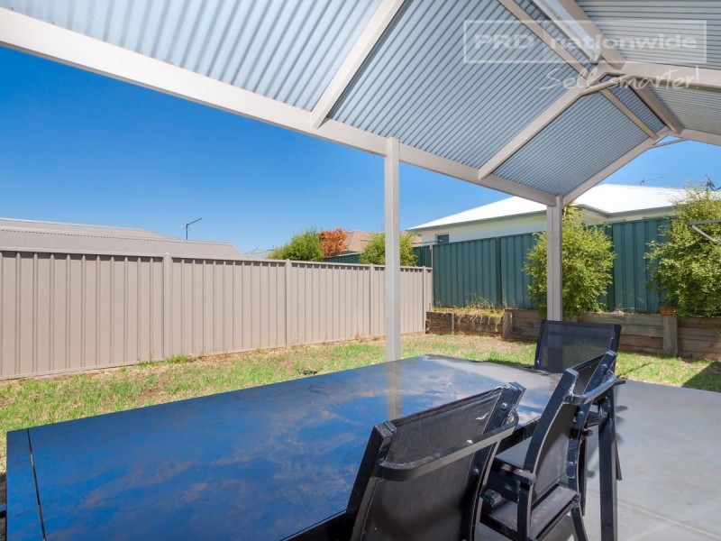 1/10 Kimberley Drive, Tatton NSW 2650