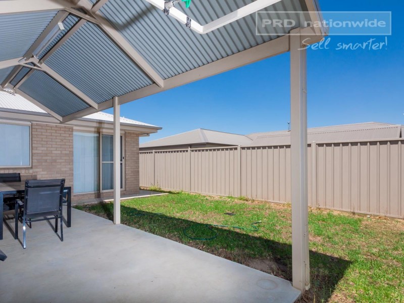 1/10 Kimberley Drive, Tatton NSW 2650