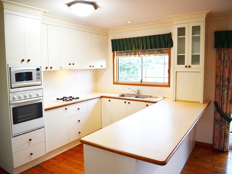 2 Delvin Place, Kooringal NSW 2650