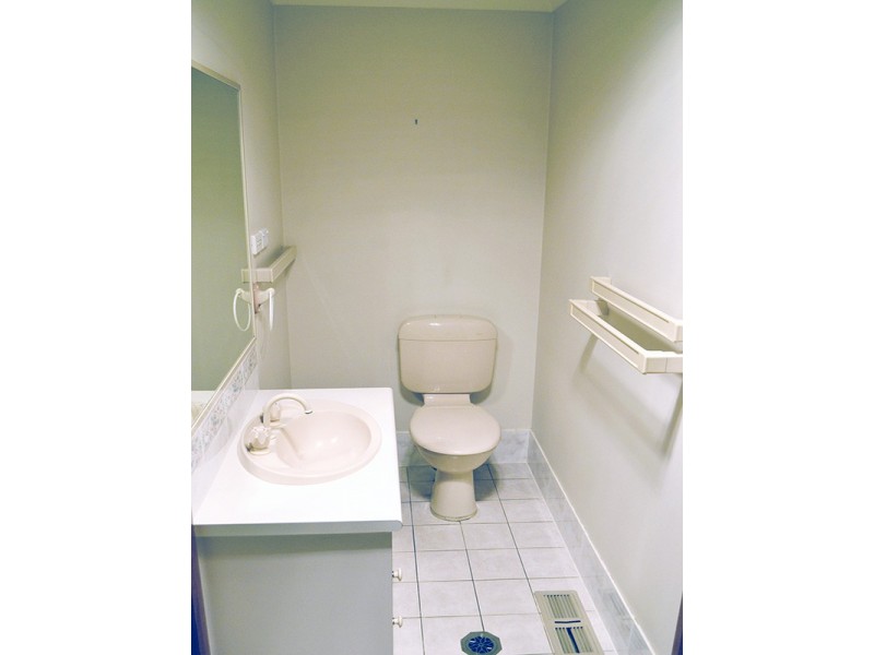 2 Delvin Place, Kooringal NSW 2650