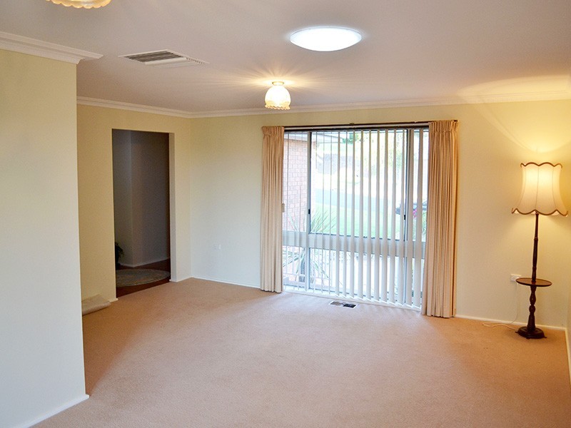 30 Henwood Avenue, Kooringal NSW 2650