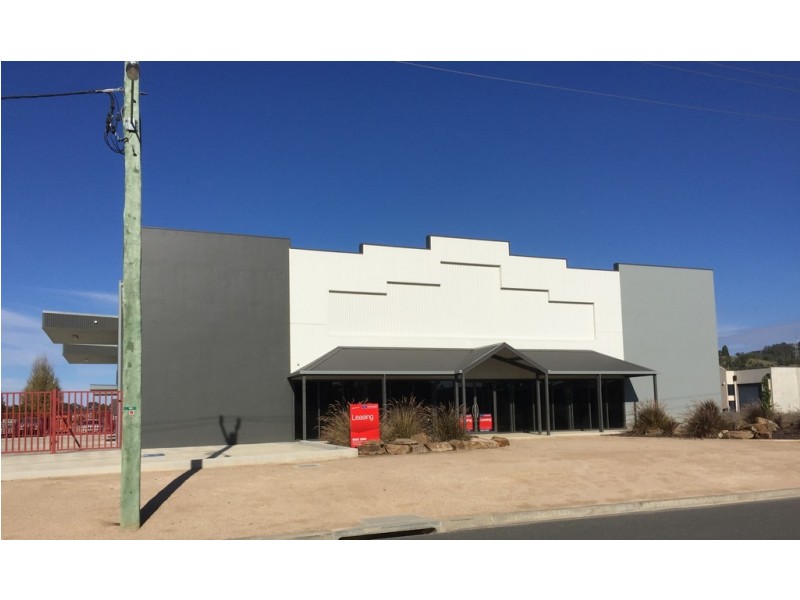 6 Ball Place, Wagga Wagga NSW 2650