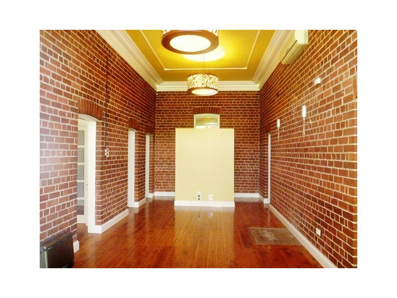 106 Gurwood Street, Wagga Wagga NSW 2650