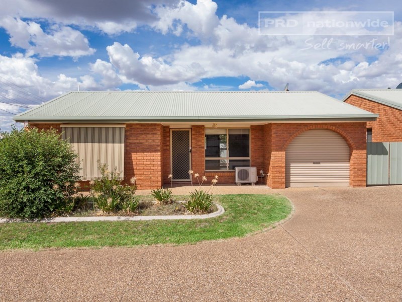 1/2 Borneo Crescent, Ashmont NSW 2650