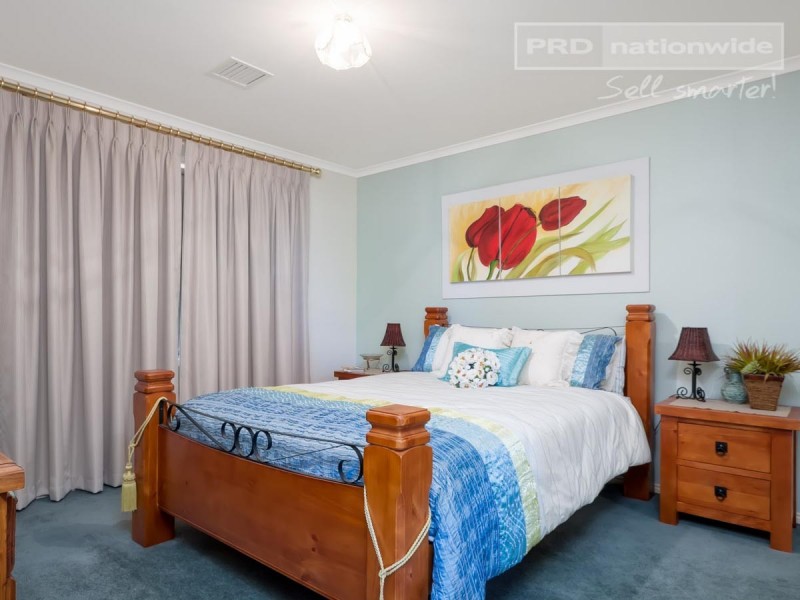 20 Henwood Avenue, Kooringal NSW 2650