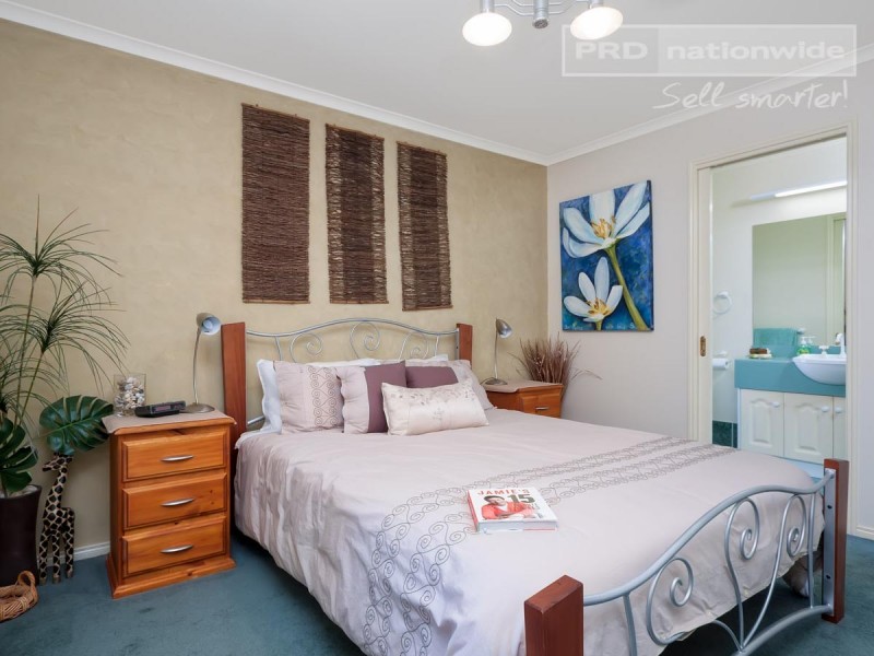 20 Henwood Avenue, Kooringal NSW 2650