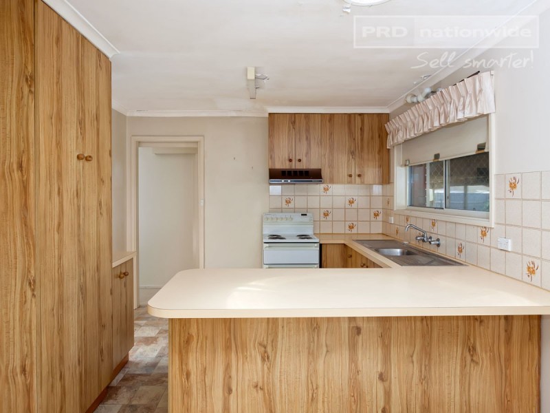 22 Adjin Street, Mount Austin NSW 2650