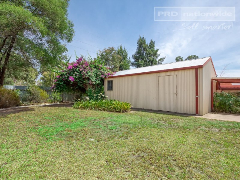 22 Adjin Street, Mount Austin NSW 2650