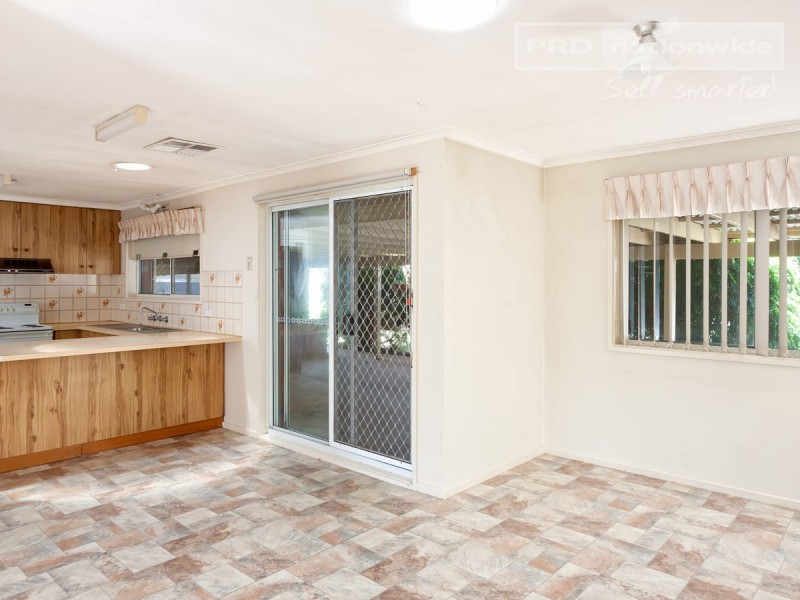 22 Adjin Street, Mount Austin NSW 2650
