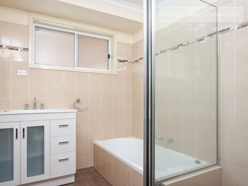 22 Adjin Street, Mount Austin NSW 2650