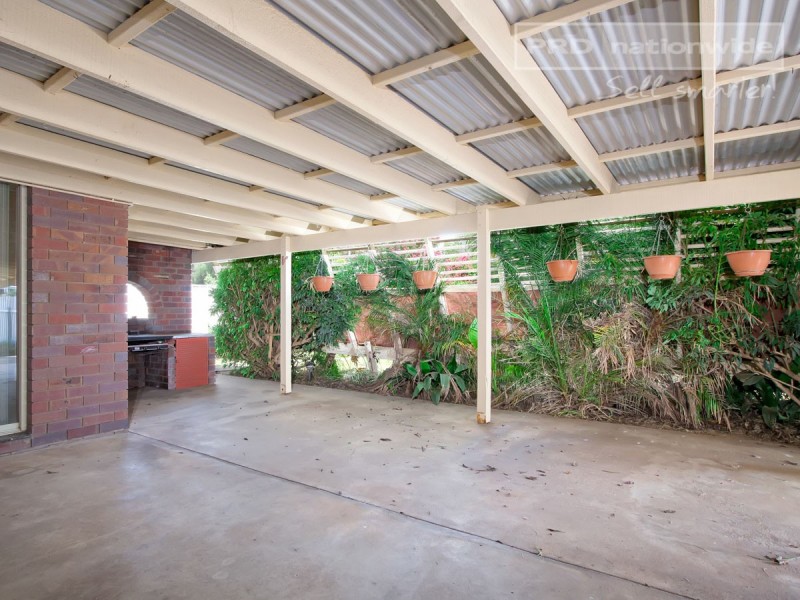 22 Adjin Street, Mount Austin NSW 2650