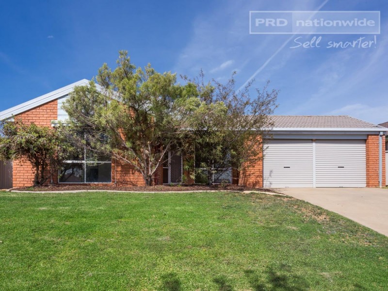 1 Kimba Drive, Glenfield Park NSW 2650