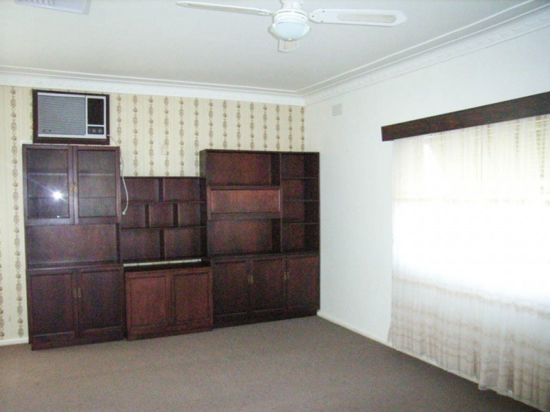 52 Warrawong Street, Kooringal NSW 2650