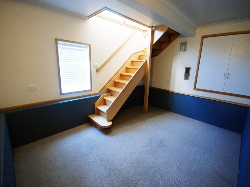 27 Allambie Way, Mount Austin NSW 2650