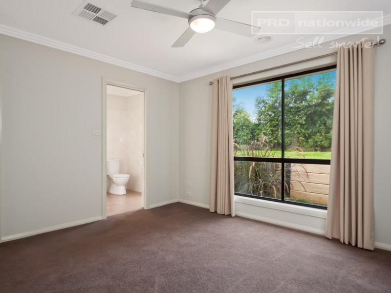 16 Marylands Way, Bourkelands NSW 2650