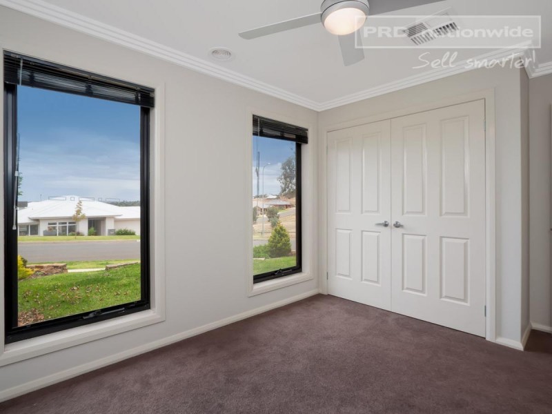16 Marylands Way, Bourkelands NSW 2650