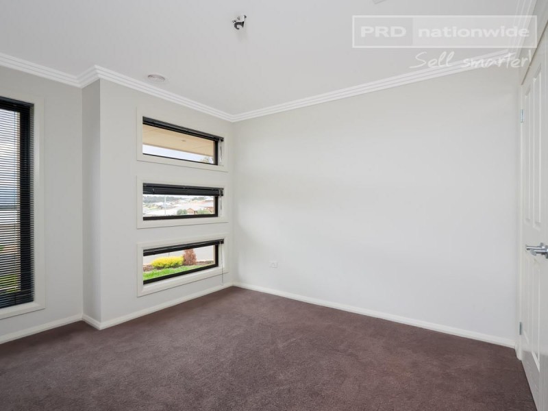 16 Marylands Way, Bourkelands NSW 2650