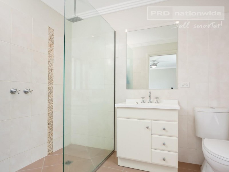16 Marylands Way, Bourkelands NSW 2650