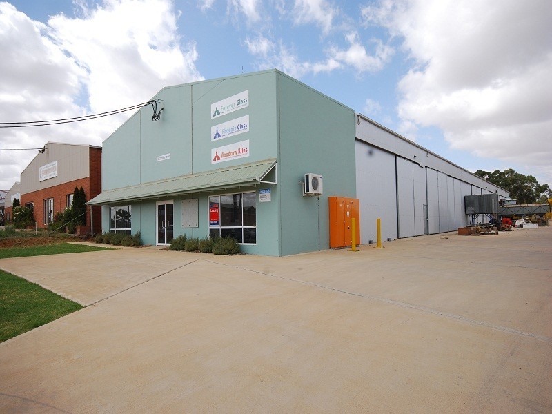 8 Cheshire Street, Wagga Wagga NSW 2650