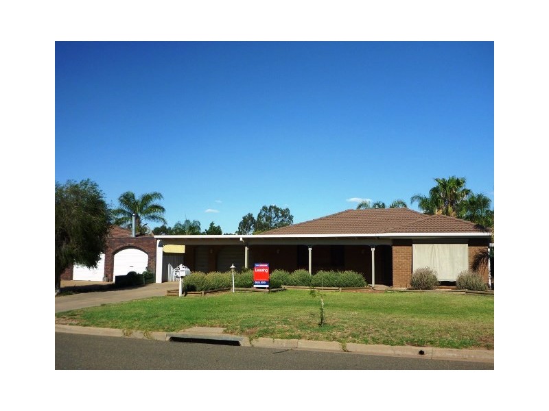 32 Incarnie Crescent, Wagga Wagga NSW 2650