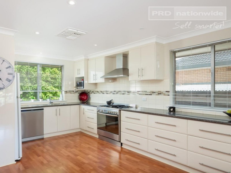 87 Grove Street, Kooringal NSW 2650