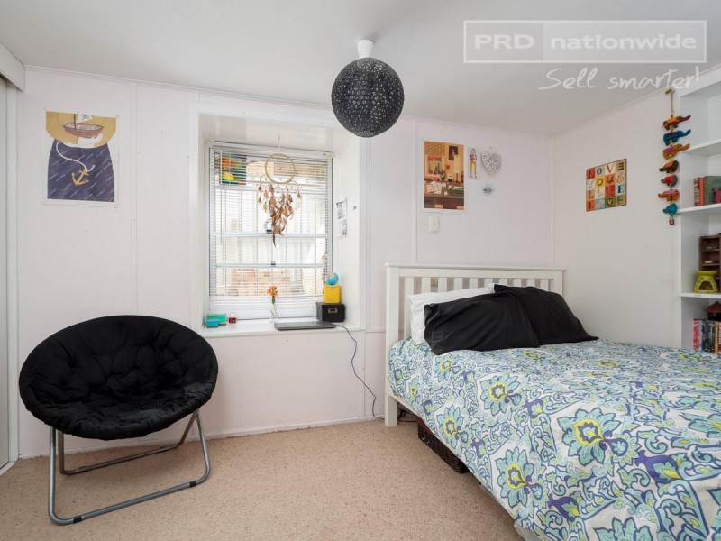 87 Grove Street, Kooringal NSW 2650