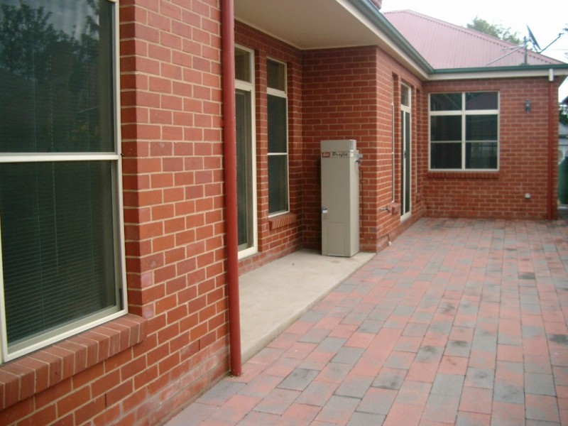 33 Collins Street, Turvey Park NSW 2650