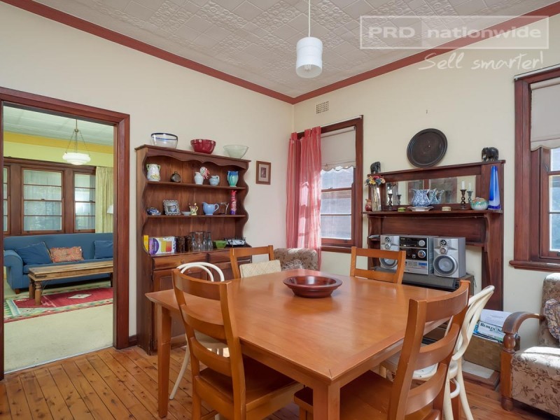 11 Bourke Street, Turvey Park NSW 2650