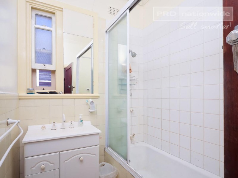 11 Bourke Street, Turvey Park NSW 2650