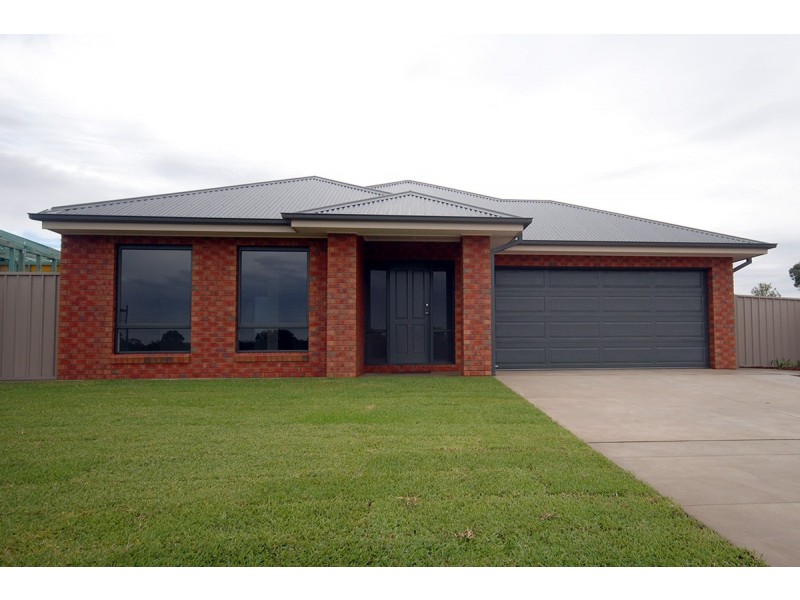 3 Kellerman Crescent, Boorooma NSW 2650