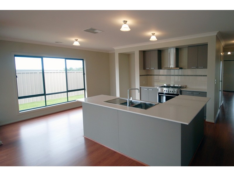 3 Kellerman Crescent, Boorooma NSW 2650