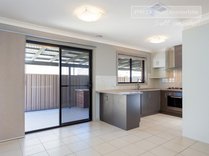 1/31 Warambee Street, Glenfield Park NSW 2650