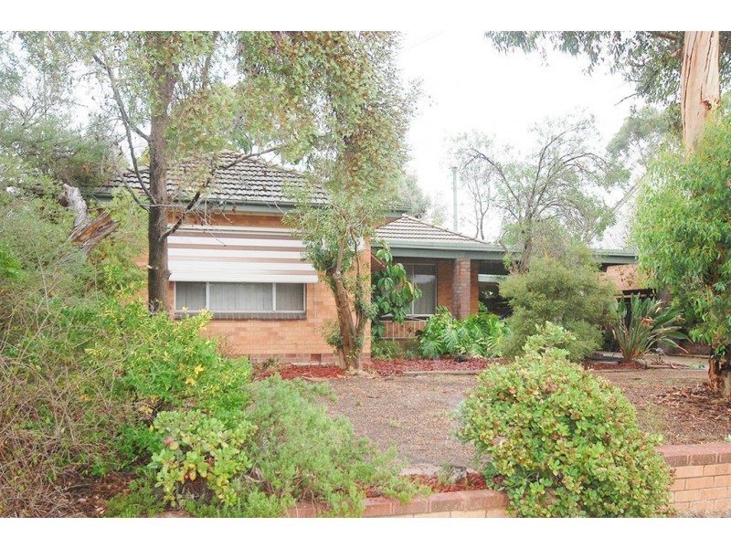 16 Higgins Avenue, Wagga Wagga NSW 2650