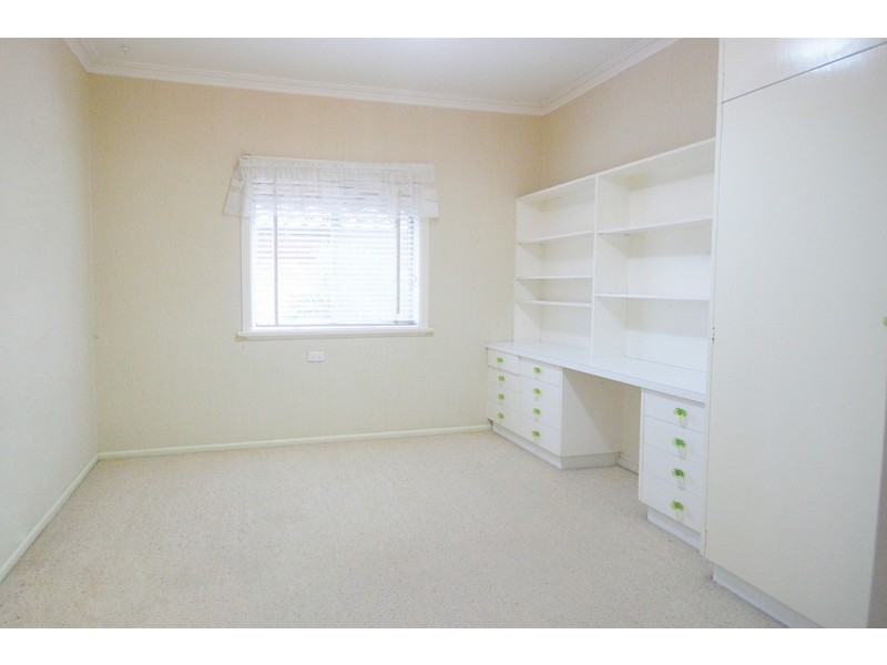 16 Higgins Avenue, Wagga Wagga NSW 2650