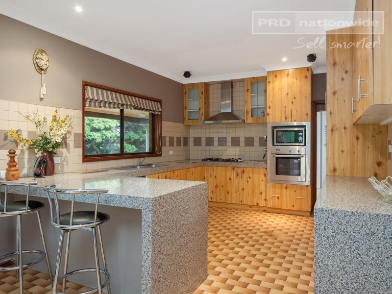 1 Amsterdam Crescent, Tolland NSW 2650